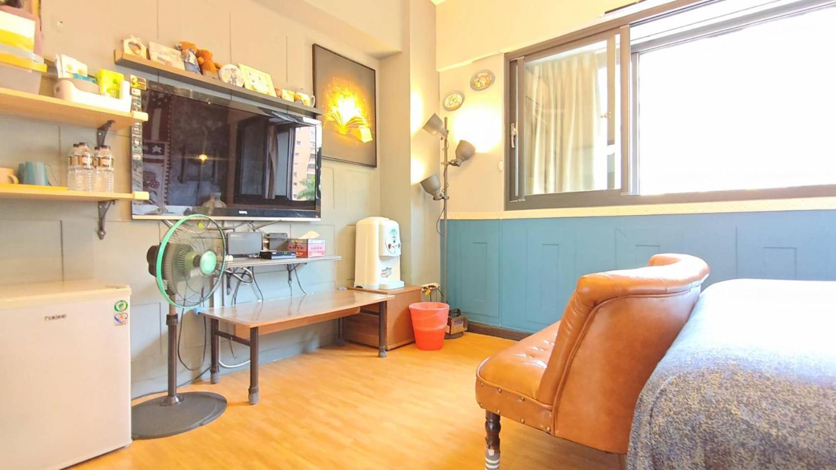 Hotel 一中喵喵 有統編收據 Tchaj-čung Exteriér fotografie