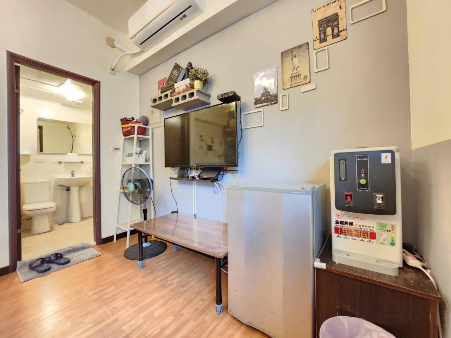 Hotel 一中喵喵 有統編收據 Tchaj-čung Exteriér fotografie
